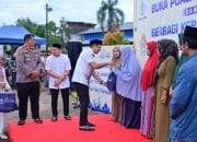 Ketua DPRD Makassar Supratman Bagikan 500 Paket Sembako ke Pemandi Jenazah