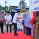 Ketua DPRD Makassar Supratman Bagikan 500 Paket Sembako ke Pemandi Jenazah