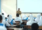 Kominfo Goes to School di SMP 10 Makassar: Edukasi Keamanan Digital untuk Generasi Muda