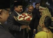 Antusiasme Diaspora dan Mahasiswa Indonesia Sambut Kedatangan Presiden Prabowo di Ankara – Sekretariat Kabinet Republik Indonesia