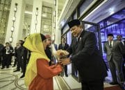 Diantar Raja Abdullah II, Presiden Prabowo Disambut Antusias oleh Diaspora Indonesia – Sekretariat Kabinet Republik Indonesia