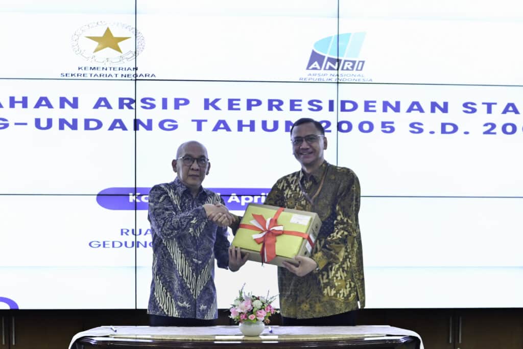 Sekretariat Dukungan Kabinet, Kemensetneg Serahkan Arsip Kepresidenan Statis Undang-Undang Tahun 2005 s.d. 2008 ke Arsip Nasional – Sekretariat Kabinet Republik Indonesia