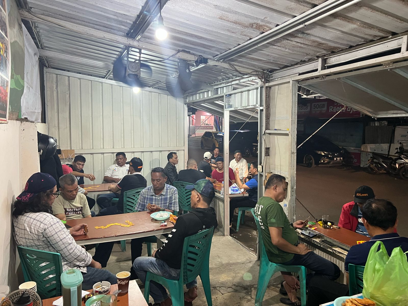 Peserta Open Turnamen Domino Makassar 2025 Dari DKI Jakarta Berburu Kemenangan Setelah Berkunjung ke Gardu PKM Mamajang