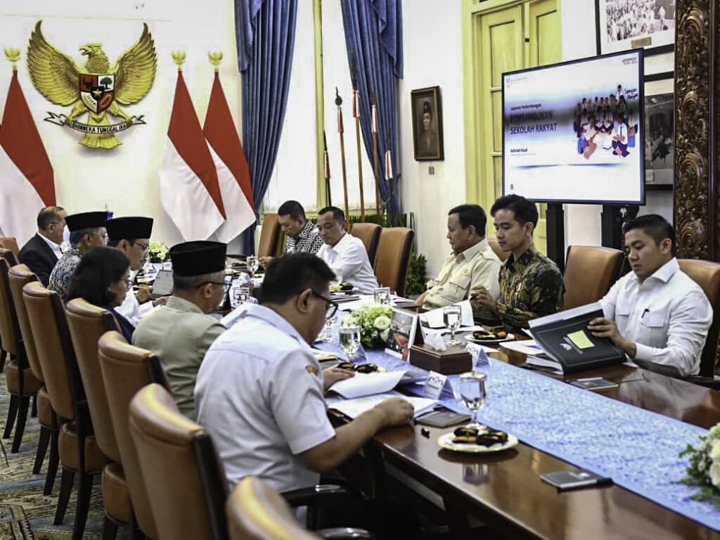 Presiden Prabowo Pimpin Ratas Bahas Sekolah Rakyat, Pastikan Program Tepat Sasaran – Sekretariat Kabinet Republik Indonesia