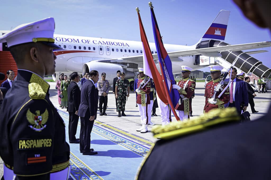 Tiba di Indonesia, Presiden Senat Hun Sen Lakukan Kunjungan Resmi – Sekretariat Kabinet Republik Indonesia