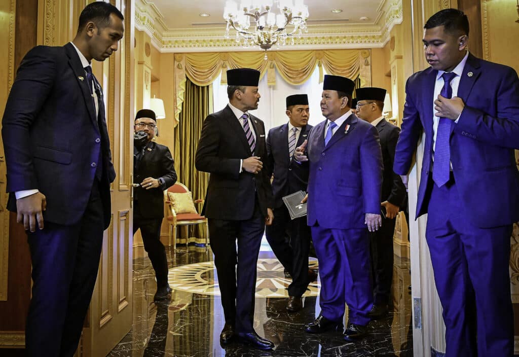 Putra Mahkota Brunei Jemput Langsung Presiden Prabowo Menuju Istana Nurul Iman – Sekretariat Kabinet Republik Indonesia