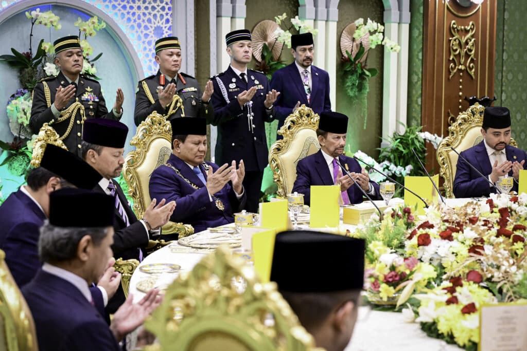 Harmoni Rasa dan Budaya: Presiden Prabowo Dijamu Santap Siang Kenegaraan oleh Sultan Brunei di Istana Nurul Iman – Sekretariat Kabinet Republik Indonesia