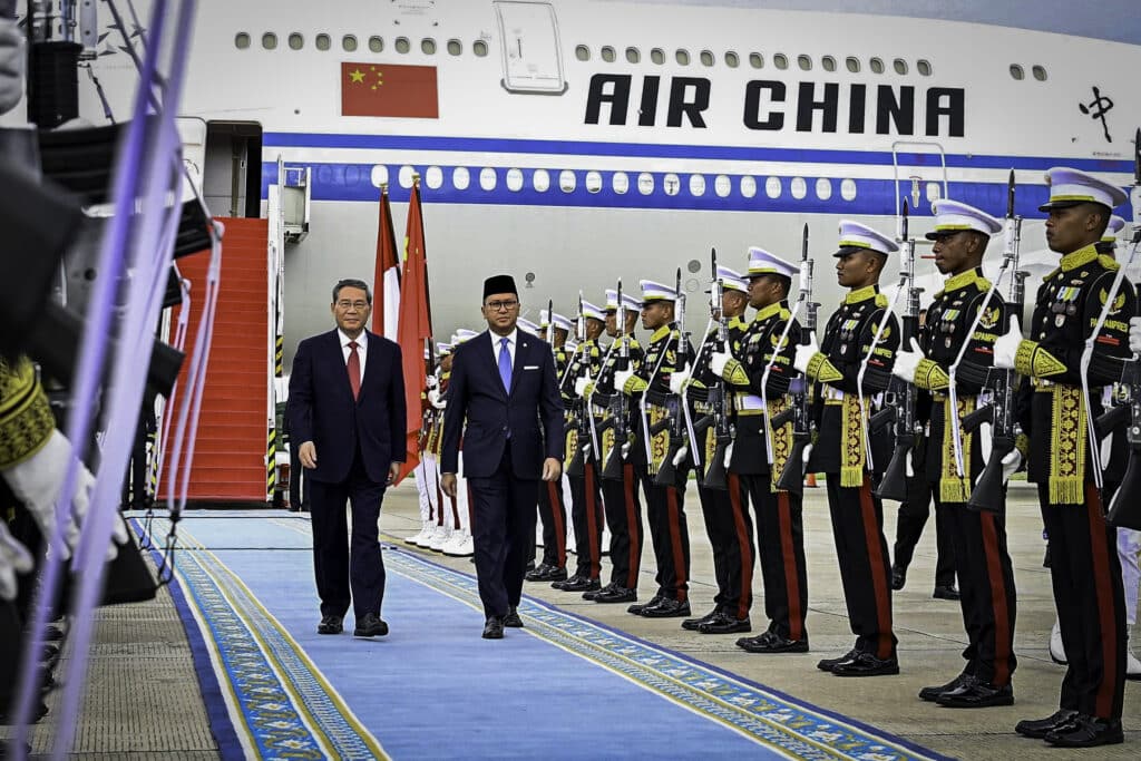 Premier Li Qiang Tiba di Tanah Air, Tandai Kunjungan Resmi Tiga Hari ke Indonesia – Sekretariat Kabinet Republik Indonesia