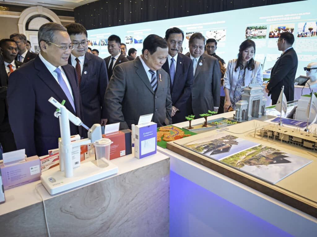 Presiden Prabowo Bersama Premier Li Qiang Hadiri Indonesia-China Business Reception 2025 – Sekretariat Kabinet Republik Indonesia