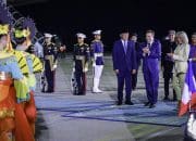 Presiden Macron Tiba di Jakarta, Apresiasi Keindahan Indonesia dan Persahabatan dengan Presiden Prabowo – Sekretariat Kabinet Republik Indonesia