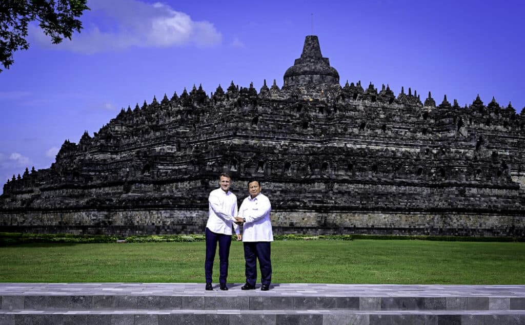 Presiden Prabowo dan Presiden Macron Kunjungi Candi Borobudur, Tegaskan Nilai Persahabatan dan Toleransi Antarbangsa – Sekretariat Kabinet Republik Indonesia