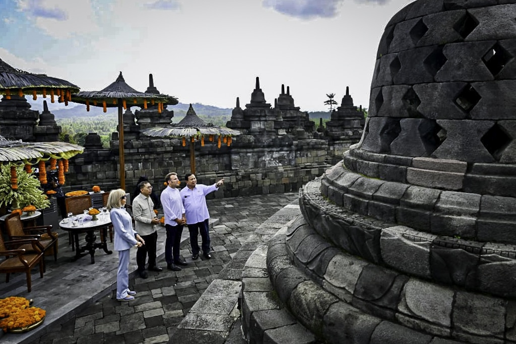 Presiden Macron Kagumi Candi Borobudur: Lambang Keunggulan Manusia dan Inspirasi Dunia – Sekretariat Kabinet Republik Indonesia