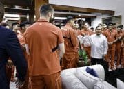 Hangat dan Penuh Kekeluargaan, Presiden Prabowo Sambut Timnas Sepak Bola di Kertanegara – Sekretariat Kabinet Republik Indonesia