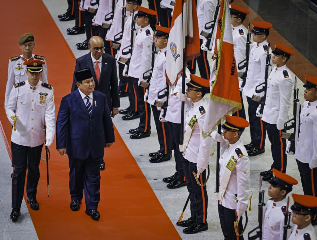 Presiden Prabowo Disambut Upacara Kenegaraan di Parliament House Singapura – Sekretariat Kabinet Republik Indonesia