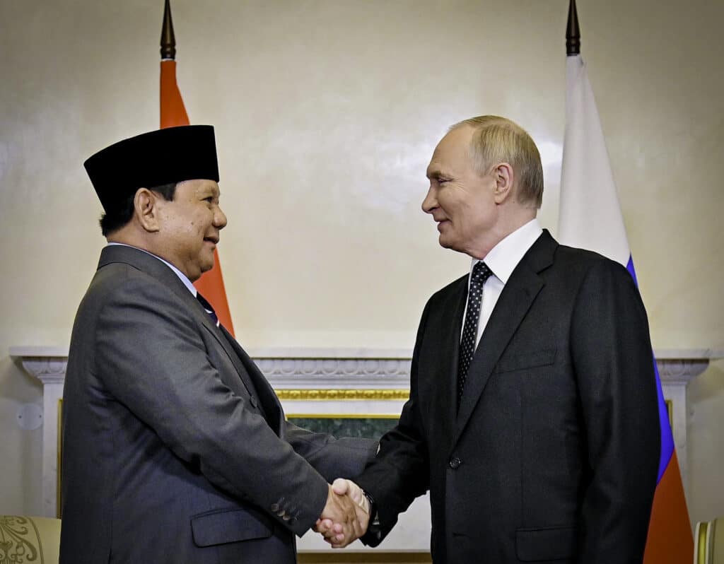 Pererat Persahabatan, Presiden Prabowo Bertemu Presiden Putin di Istana Konstantinovsky – Sekretariat Kabinet Republik Indonesia