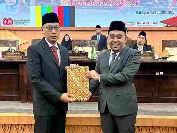 DPRD Kota Makassar Menggelar Rapat Paripurna Reses Ketiga