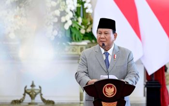 Prabowo Pimpin Rapat Penanganan Bencana, Minta Anggaran Mitigasi Ditambah Signifikan Prabowo Pimpin Rapat Penanganan Bencana, Minta Anggaran Mitigasi Ditambah Signifikan